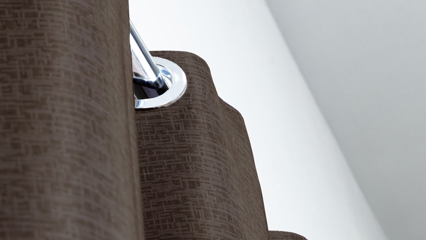 DetalheCortinaBlackoutUrbanoChocolate.jpg